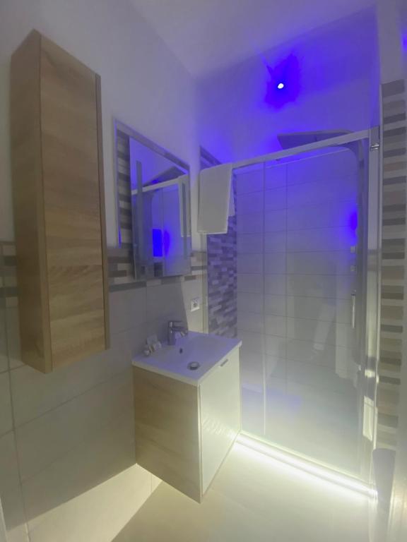 A bathroom at Mamuccia Rooms