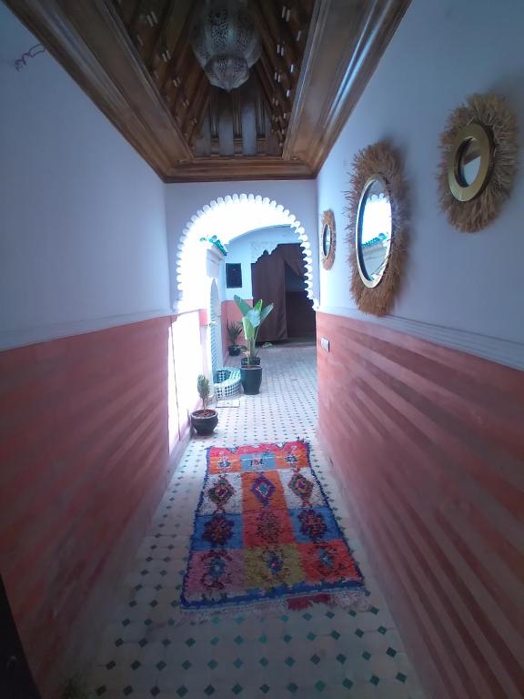 Postel nebo postele na pokoji v ubytování Riad 9 Derb El Bousnne