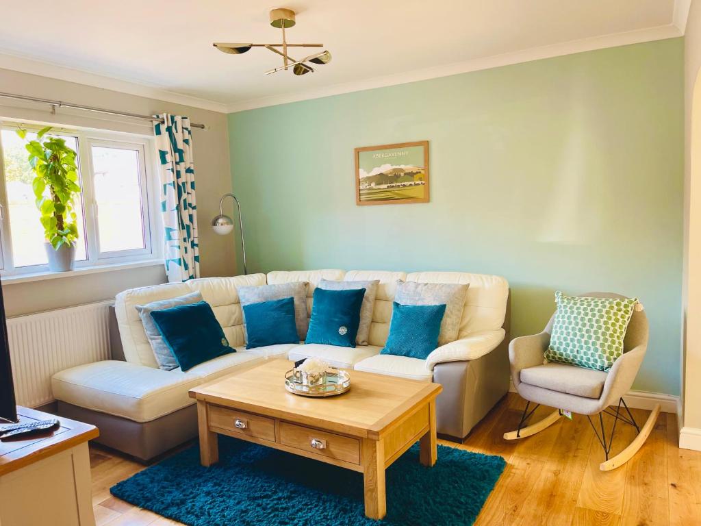 Tanglewood house Abergavenny with private parking, Abergavenny