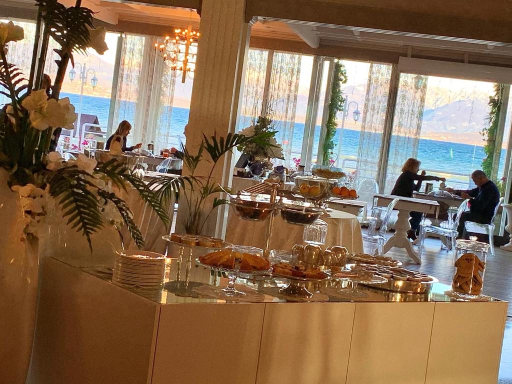 Restauracja lub miejsce do jedzenia w obiekcie Hotel Aquila D'Oro Desenzano