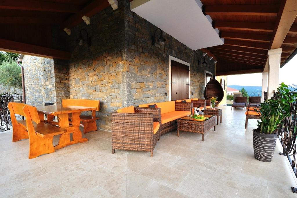 Posezení v ubytování Luxury Villa Maslina with private pool & jacuzzi