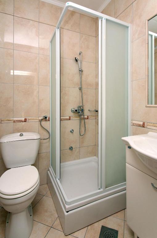 Kúpeľňa v ubytovaní Apartments with a swimming pool Soline, Dubrovnik - 4762