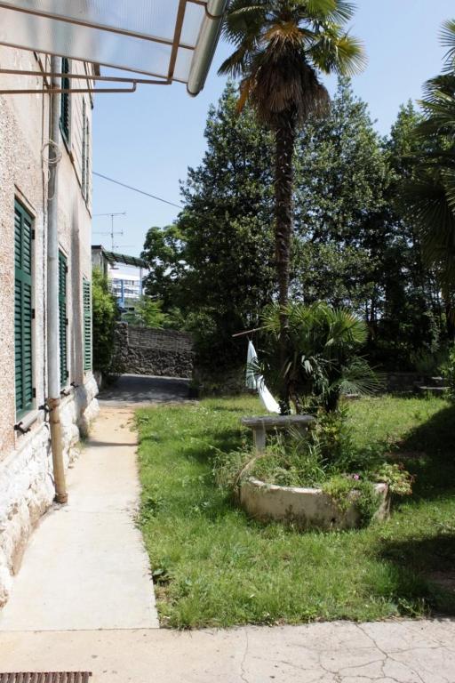 Zdjęcie z galerii obiektu Apartments with a parking space Opatija - 3436 w mieście Opatija