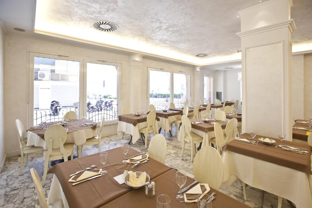 Restaurace v ubytování Hotel Aurora