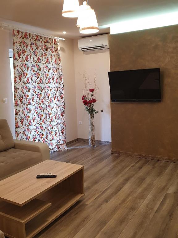 Televízia a/alebo spoločenská miestnosť v ubytovaní Apartments with a parking space Mali Losinj (Losinj) - 3441