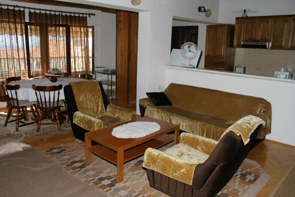 Fotografia z galérie ubytovania Apartments by the sea Baska Voda, Makarska - 2724 v destinácii Baška Voda