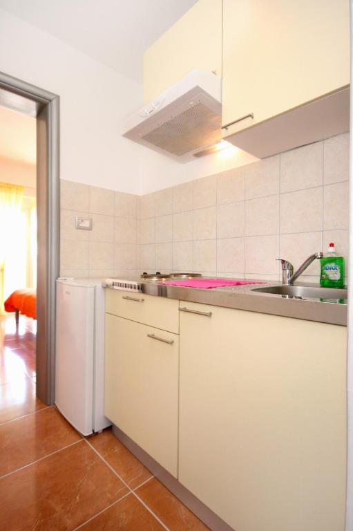 Fotografia z galérie ubytovania Apartments by the sea Zaostrog, Makarska - 2816 v Zaostrogu
