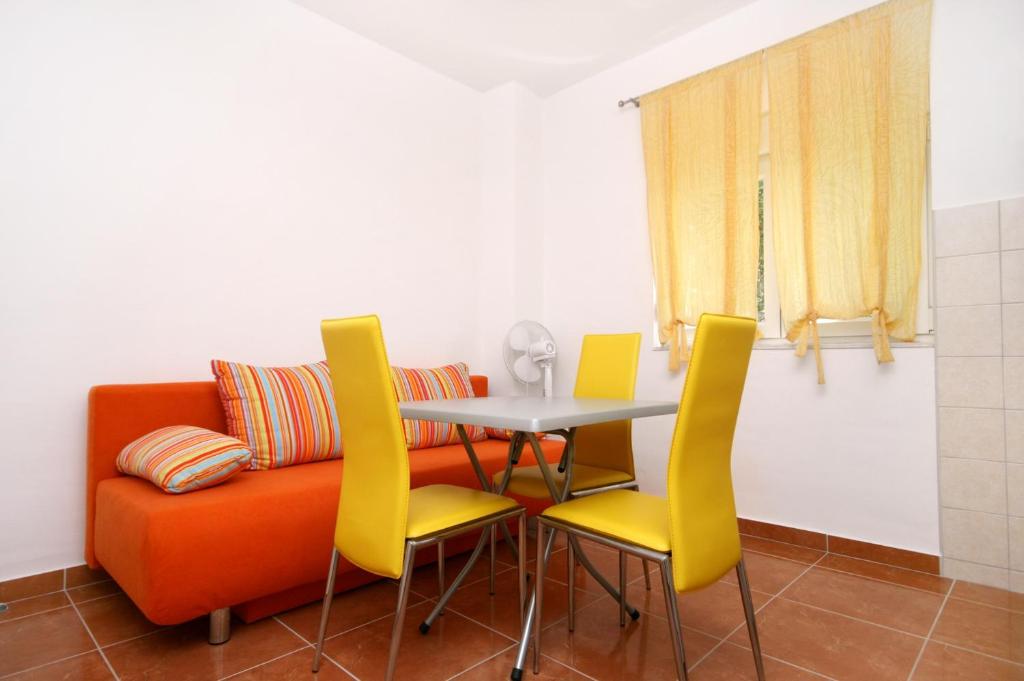 Fotografia z galérie ubytovania Apartments by the sea Zaostrog, Makarska - 2816 v Zaostrogu