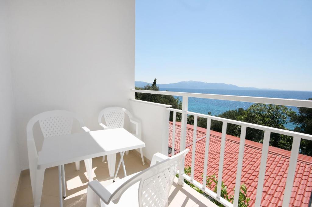 Fotografia z galérie ubytovania Apartments by the sea Zaostrog, Makarska - 2816 v Zaostrogu