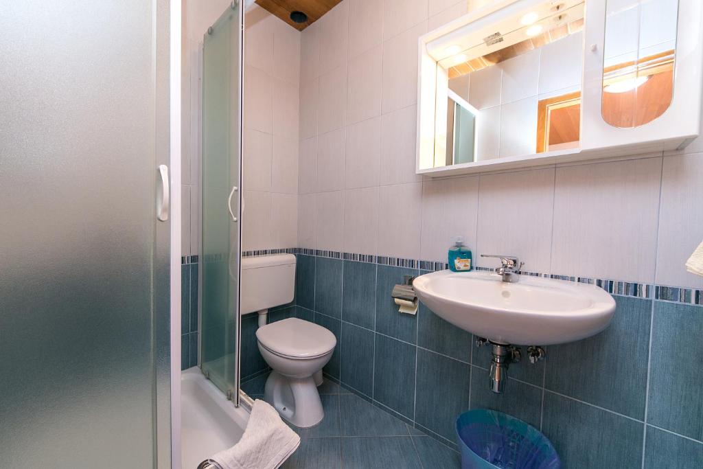 Kúpeľňa v ubytovaní Apartment Brela 2752b