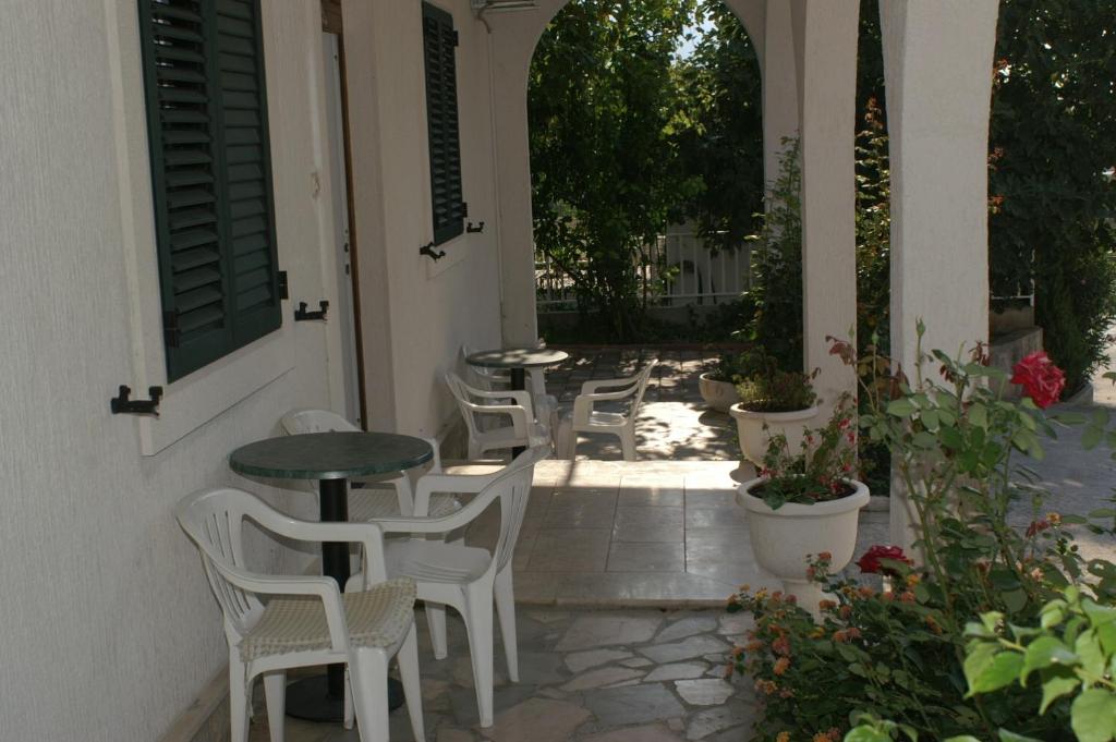 Fotografia z galérie ubytovania Apartments with a parking space Duce, Omis - 2801 v Omise