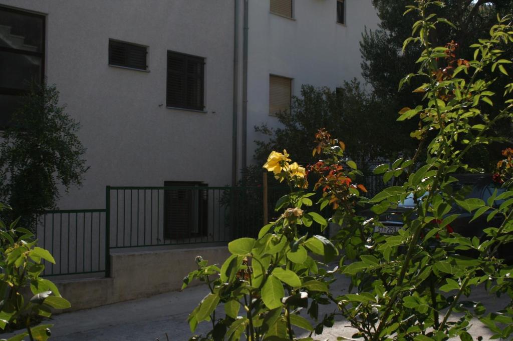 Fotografia z galérie ubytovania Apartments with a parking space Duce, Omis - 2801 v Omise