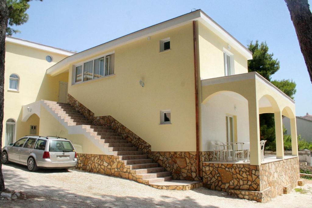 Budova, v ktorej sa apartmán nachádza
