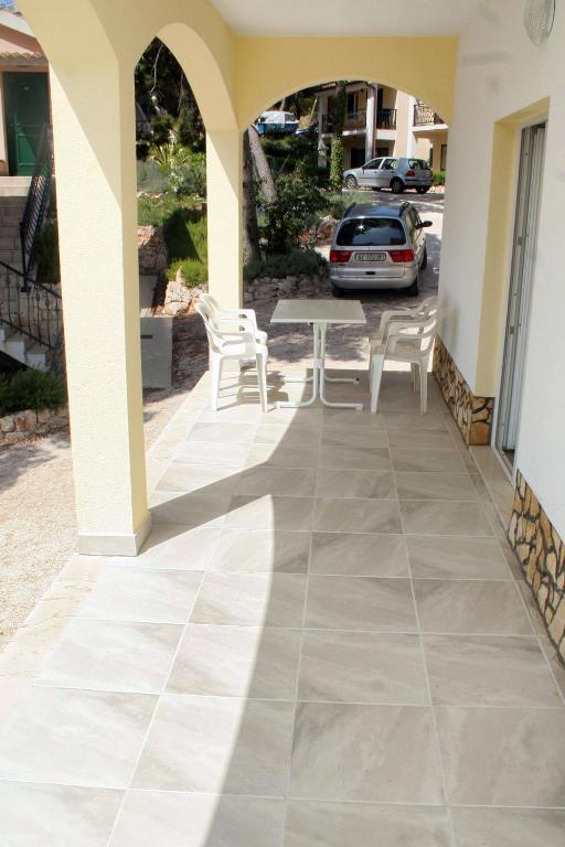 Fotografia z galérie ubytovania Apartments and rooms by the sea Rogoznica - 3097 v Rogoznici