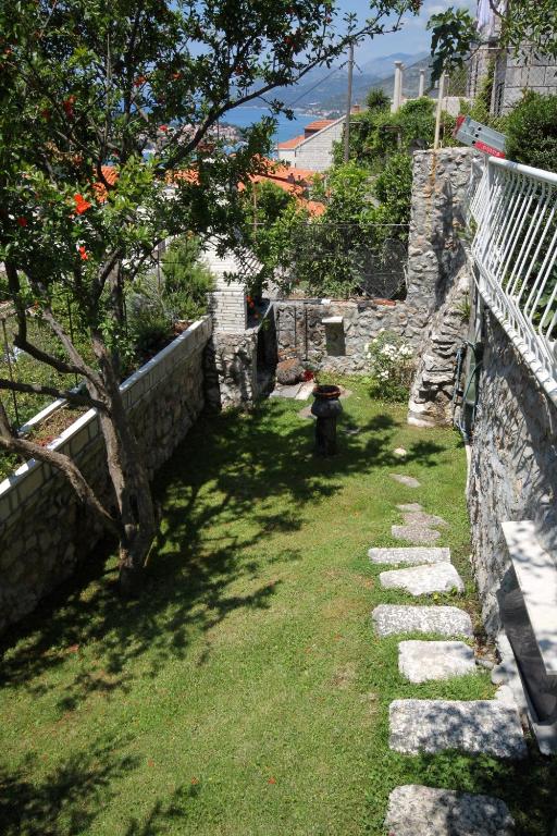 Fotografia z galérie ubytovania Apartments with a parking space Dubrovnik - 4752 v Dubrovníku