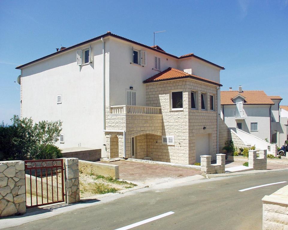 Budova, v ktorej sa apartmán nachádza