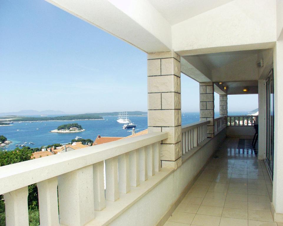 Balkón alebo terasa v ubytovaní Apartments with a parking space Hvar - 4637