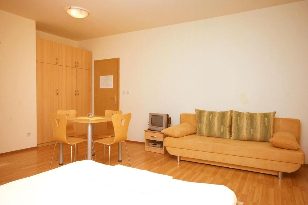 Posedenie v ubytovaní Studio Omis 4654b