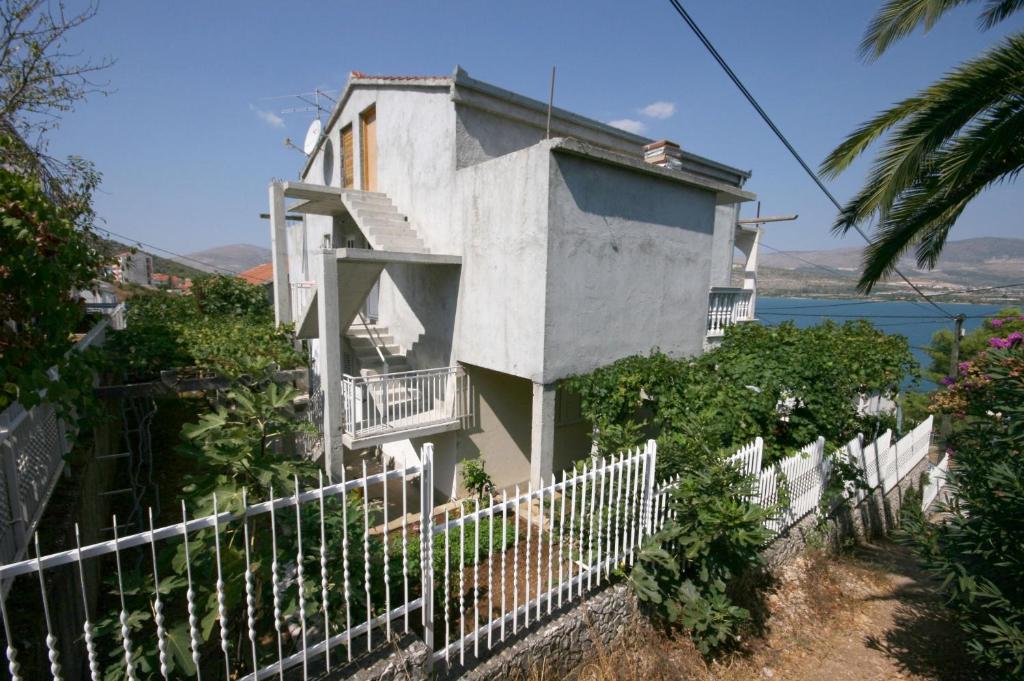 Fotografia z galérie ubytovania Apartments by the sea Mastrinka, Ciovo - 4647 v Trogiri