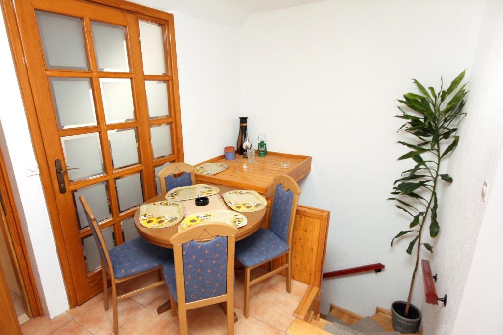Fotografie z fotogalerie ubytování Apartments and rooms by the sea Dubrovnik - 4735 v Dubrovníku
