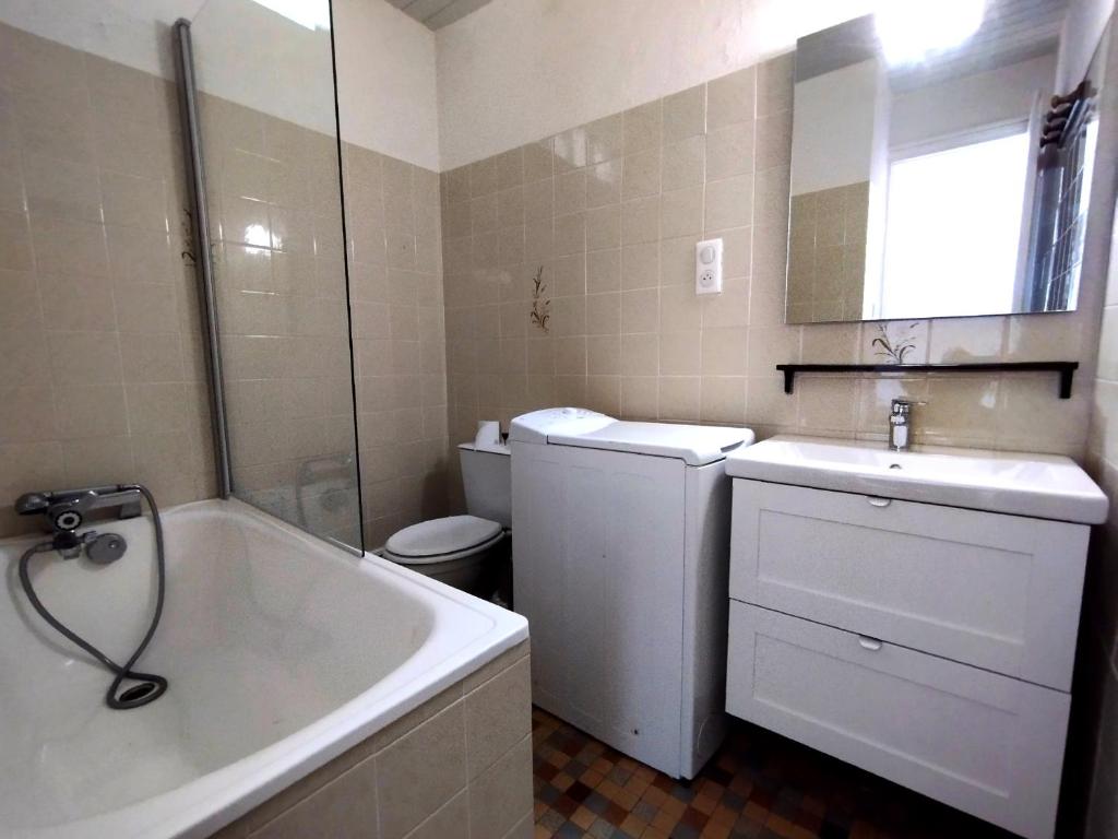 Kúpeľňa v ubytovaní Cosy studio en étage résidence front de mer