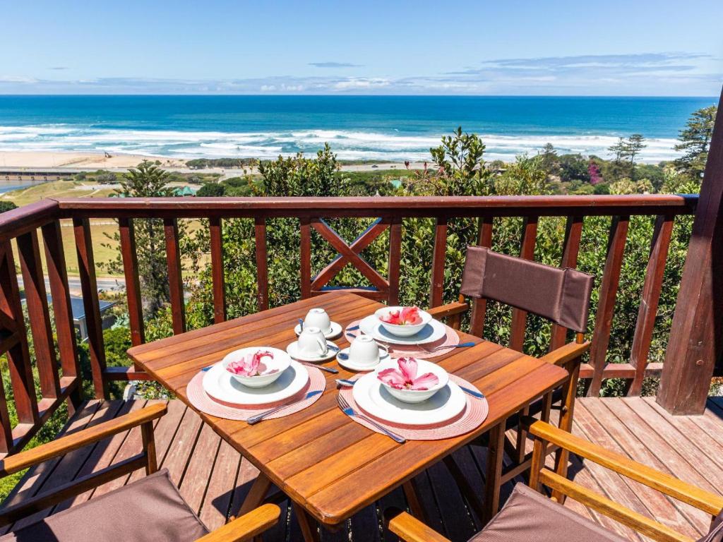 Luxury Studio - 180 Degree Ocean Views - No Loadshedding - Image 9