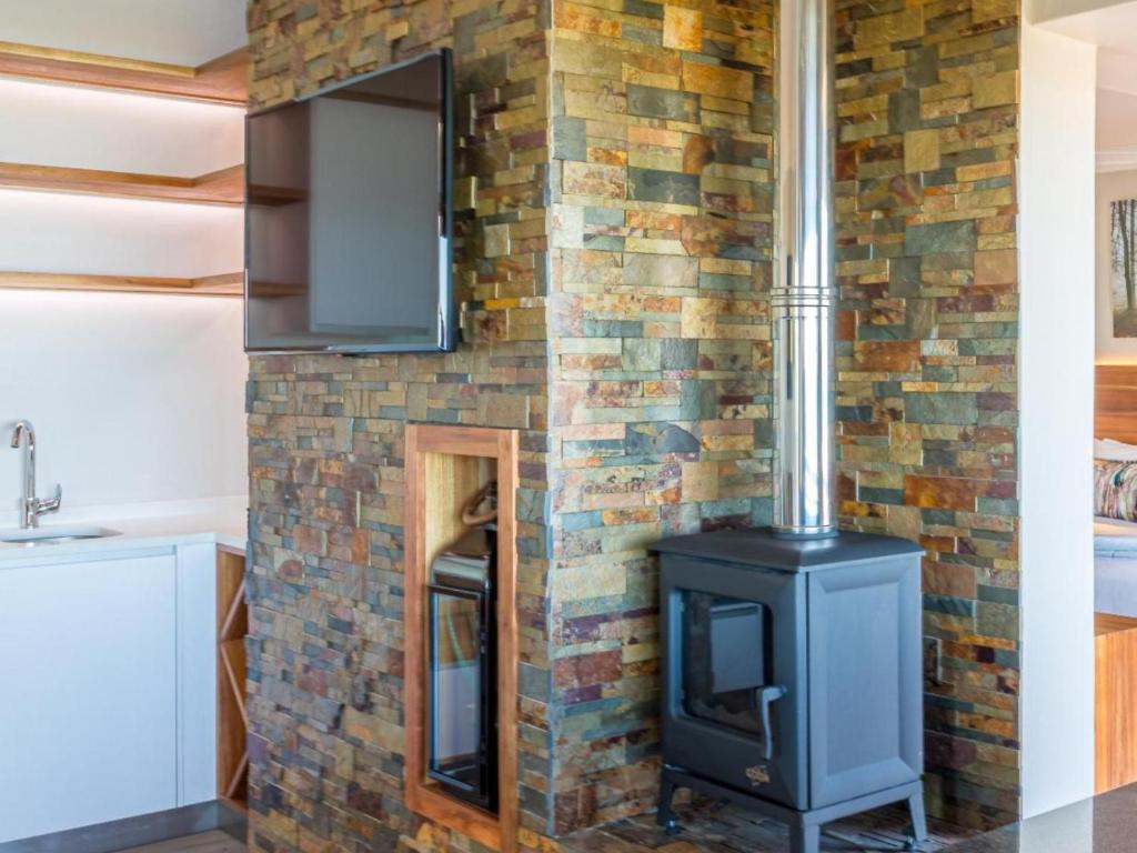 Luxury Studio - 180 Degree Ocean Views - No Loadshedding - Image 17