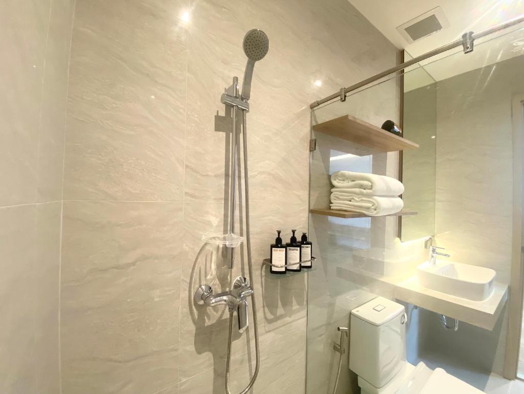 Koupelna v ubytování Centara Life Wisma Hotel Ratchaburi