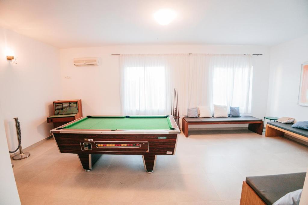 Biliár nebo kulečník v ubytování 4U Miranda - Adults Only