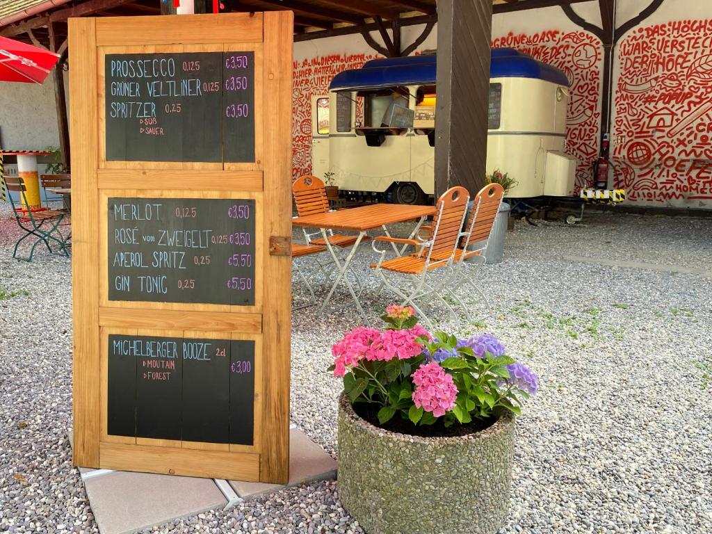 Fotografie z fotogalerie ubytování Honolulu Hotel v destinaci Bregenz