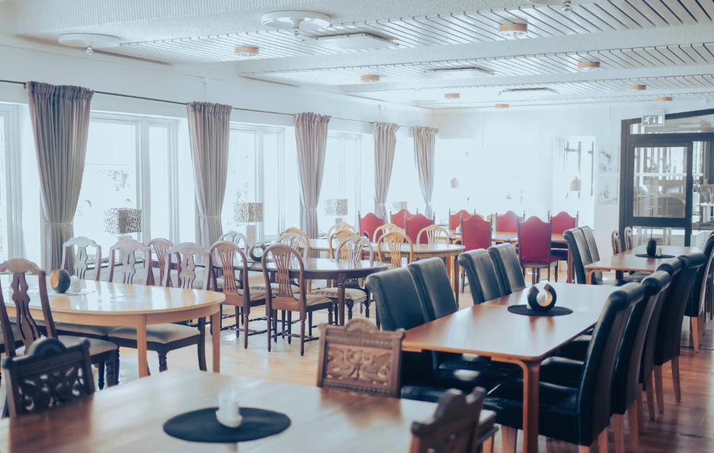 Restaurace v ubytování Nadden Hotell & Konferens