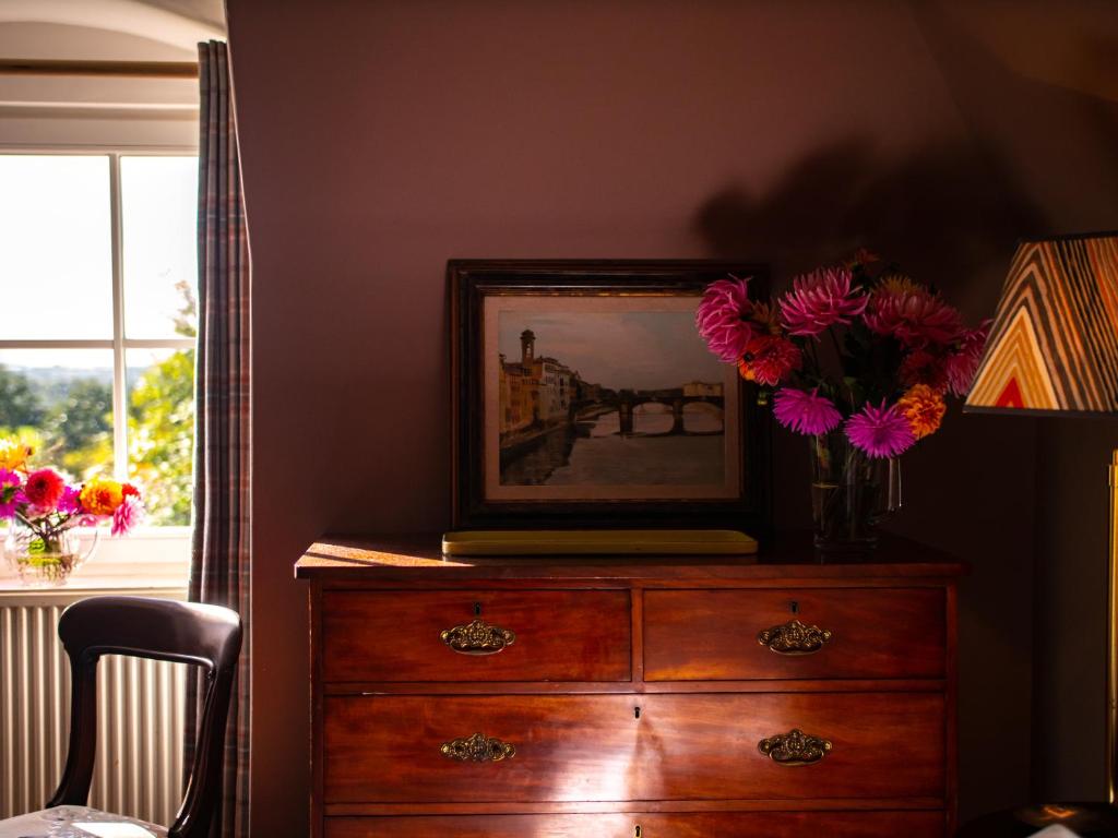 Sawcliffe Manor Country House with Spa, Free Parking, Catering, Self Checkin, Farmstay - Tweepersoonskamer Met Uitzicht Op De Tuin