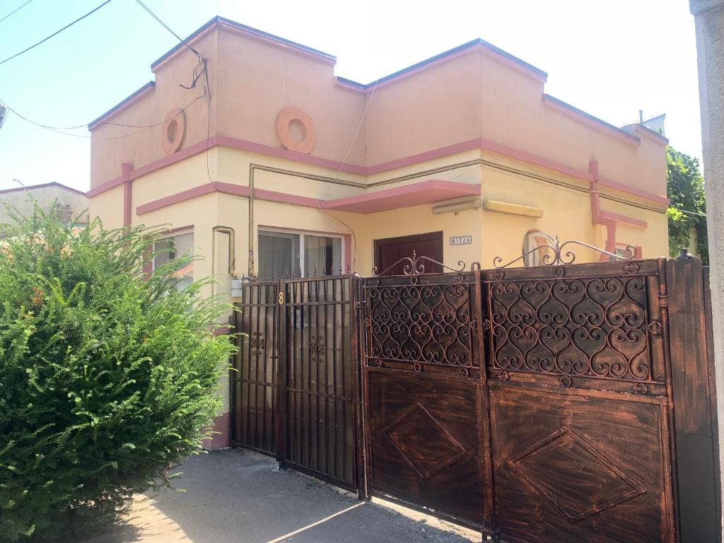 Mitza House - Housity