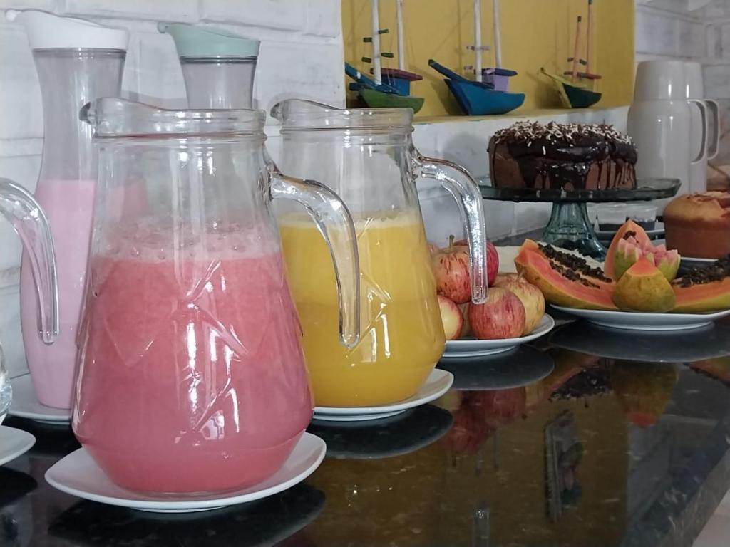 Comida na casa de hóspedes ou em algum lugar perto