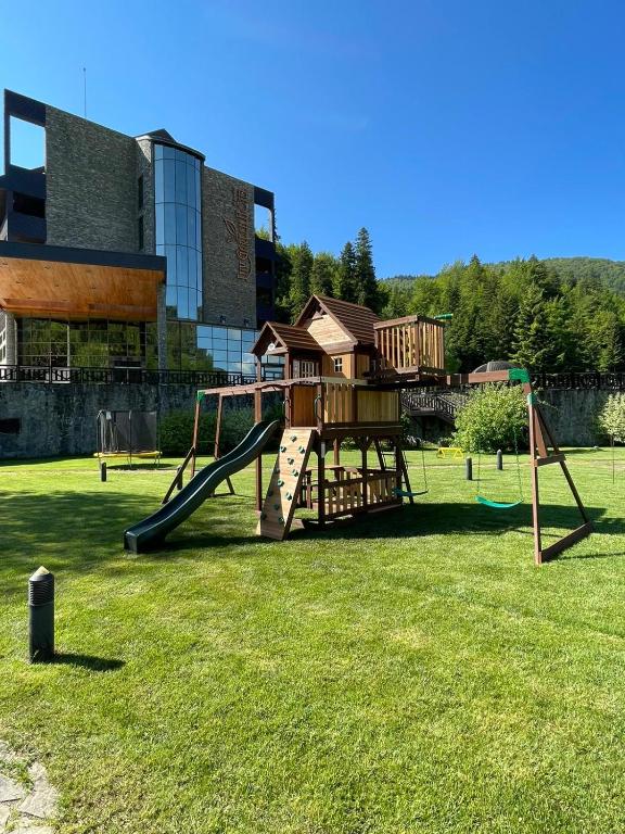 Herní místnost nebo prostor pro děti v ubytování Lux Garden Hotel