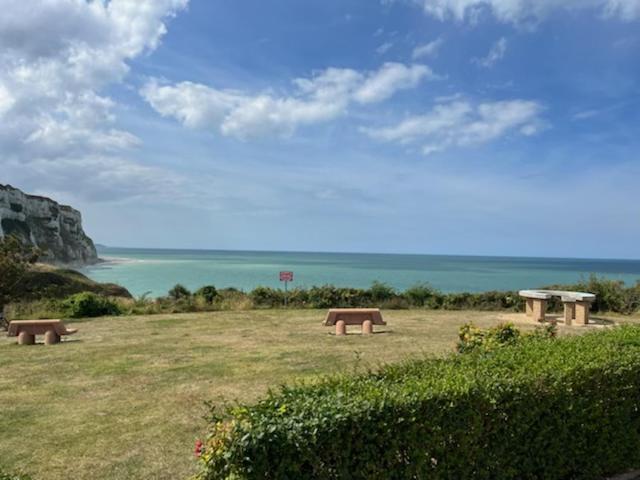 Le gîte des Falaises - plage à pied - vue sur mer 10 minutes de Dieppe - Housity