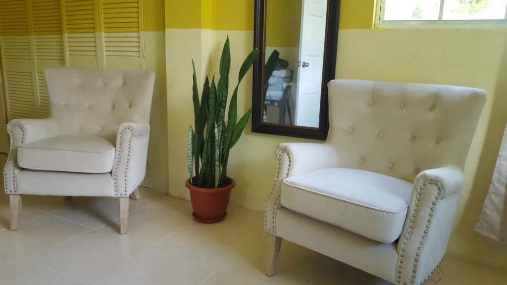 Prostor za sedenje u objektu bLu skAii Apt 5minutes2 Rodney Bay by car