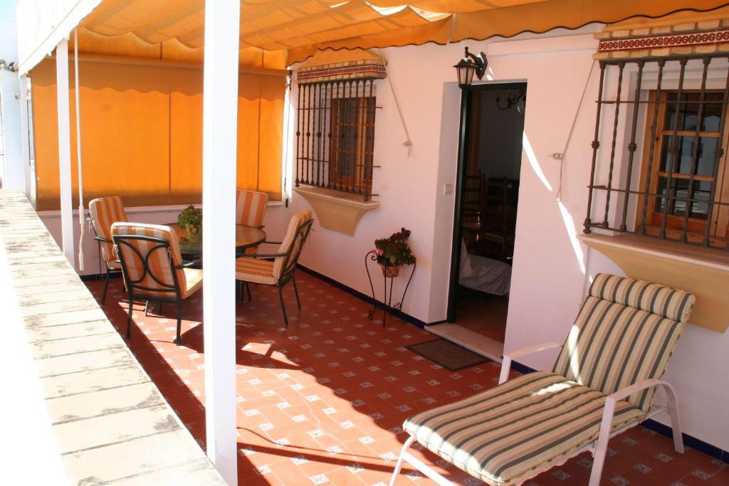 Posedenie v ubytovaní 300-Meter-bis-zum-Strand-Caracola-Wohnung-mit-Garten