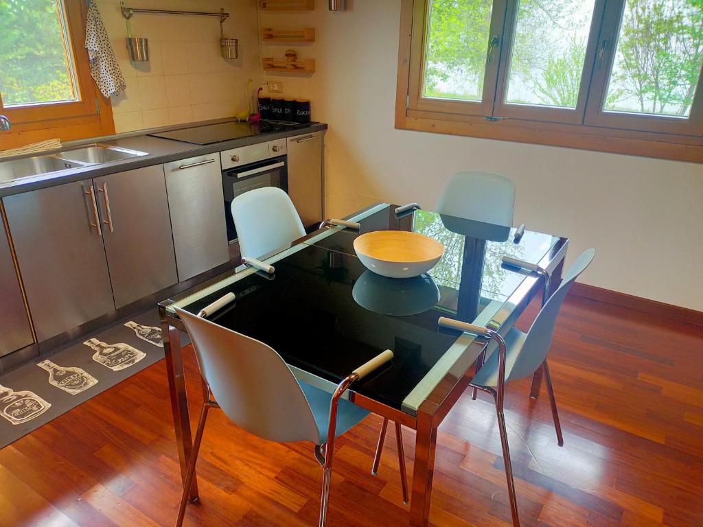 Cucina o angolo cottura di Chalet Collalto con Piscina