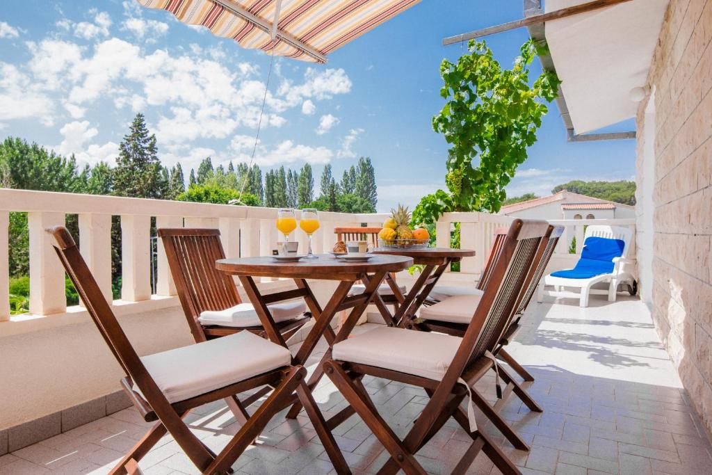 Balkón nebo terasa v ubytování Apartments with parking spaces Duce, Omis - 2773