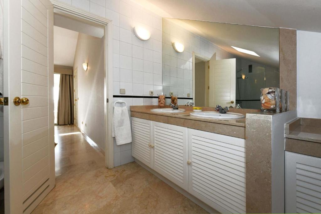 Kuchyň nebo kuchyňský kout v ubytování Villa Blue Marlin 8