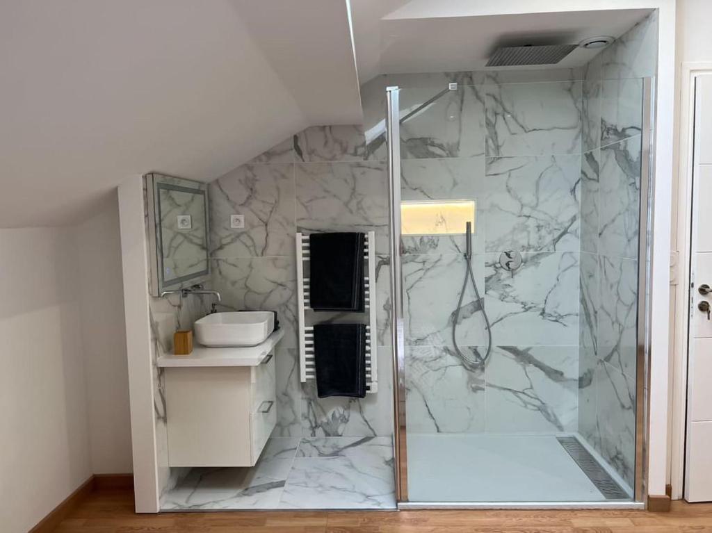 Kúpeľňa v ubytovaní Maison avec Jacuzzi Marseille