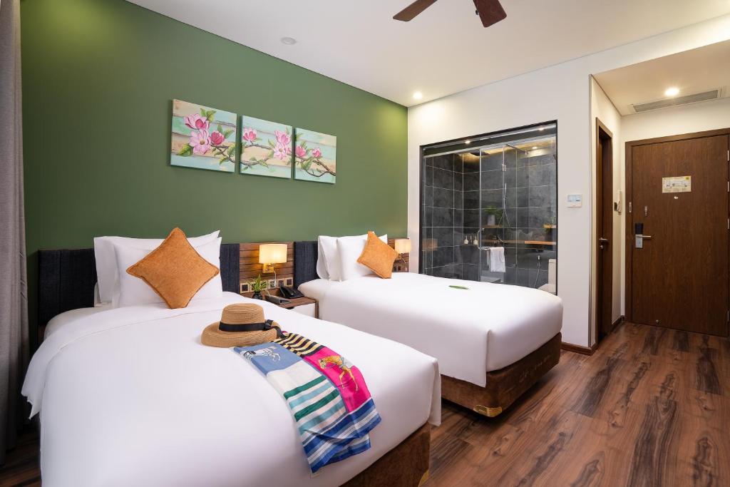 Phòng Deluxe 2 Giường Đơn Nhìn Ra Hồ Bơi