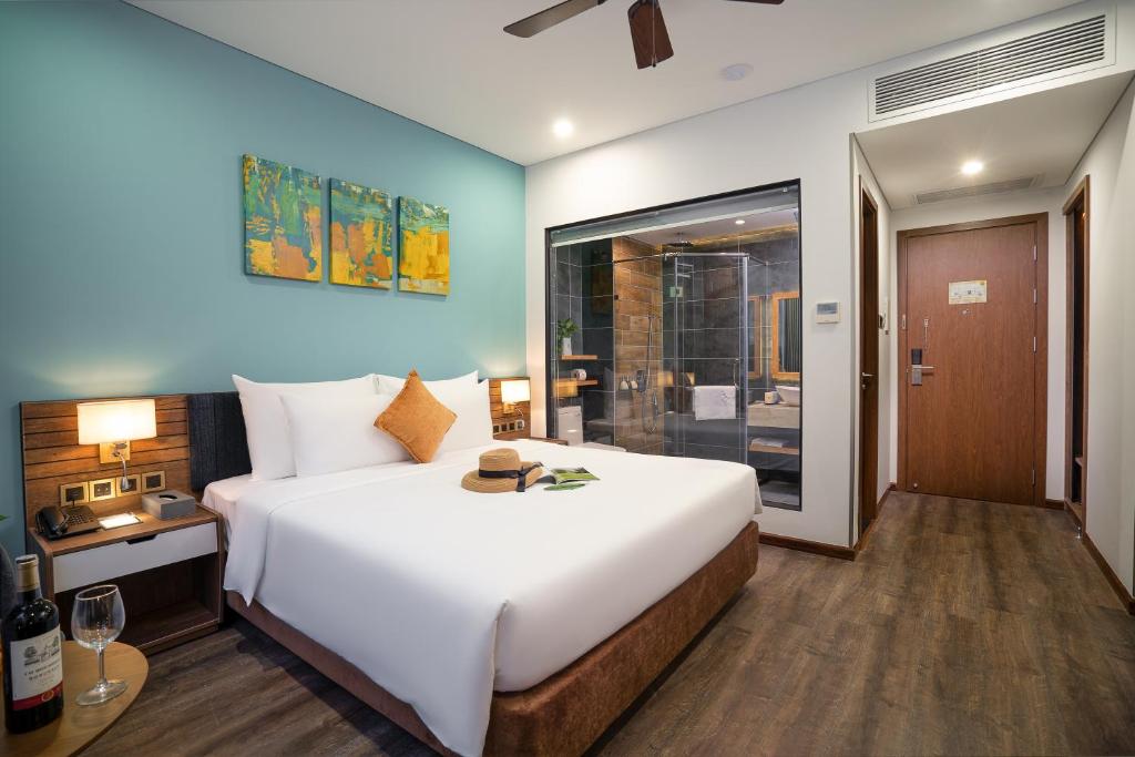 Phòng Deluxe có Giường cỡ King Nhìn ra Hồ bơi