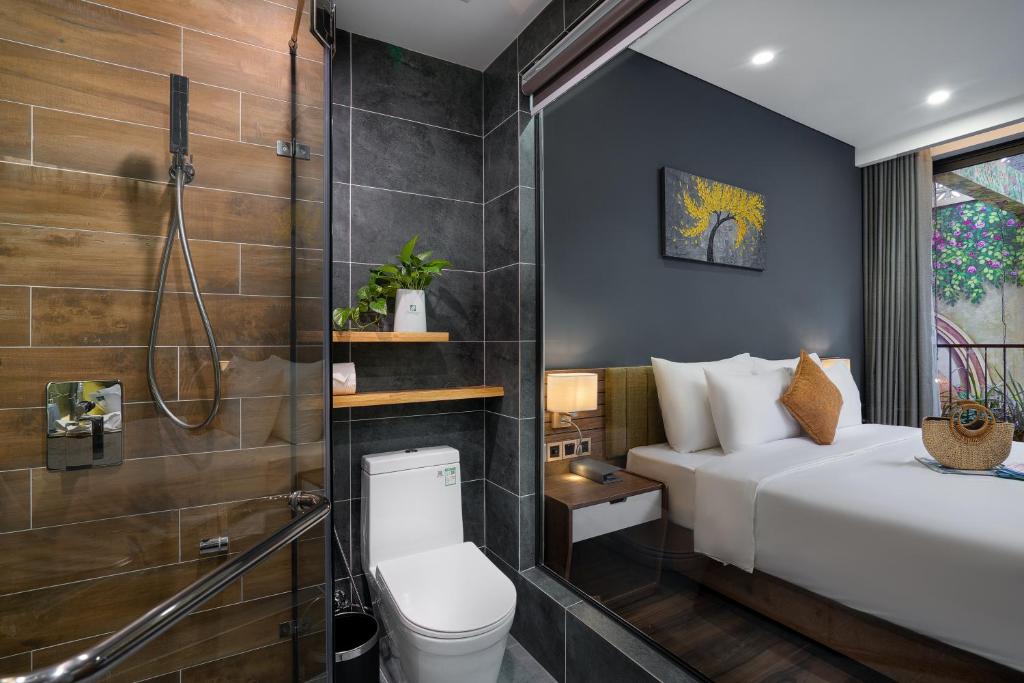 Phòng tắm tại Chi House Danang Hotel and Apartment