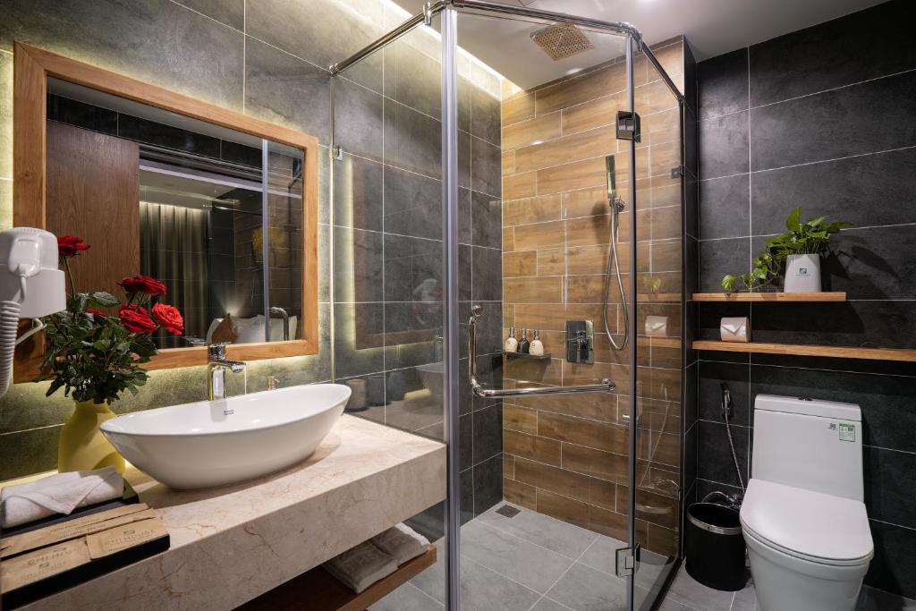 Phòng tắm tại Chi House Danang Hotel and Apartment