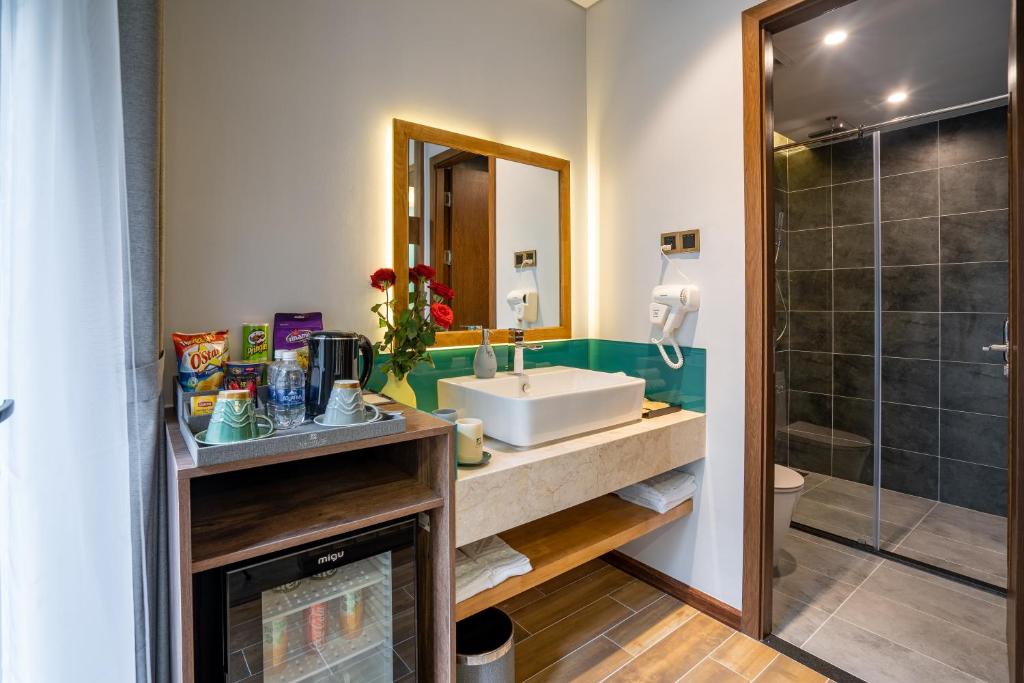 Phòng Deluxe cho 3 Người Nhìn ra Hồ bơi
