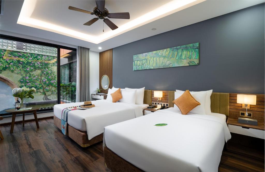 Phòng Deluxe cho 3 Người Nhìn ra Hồ bơi