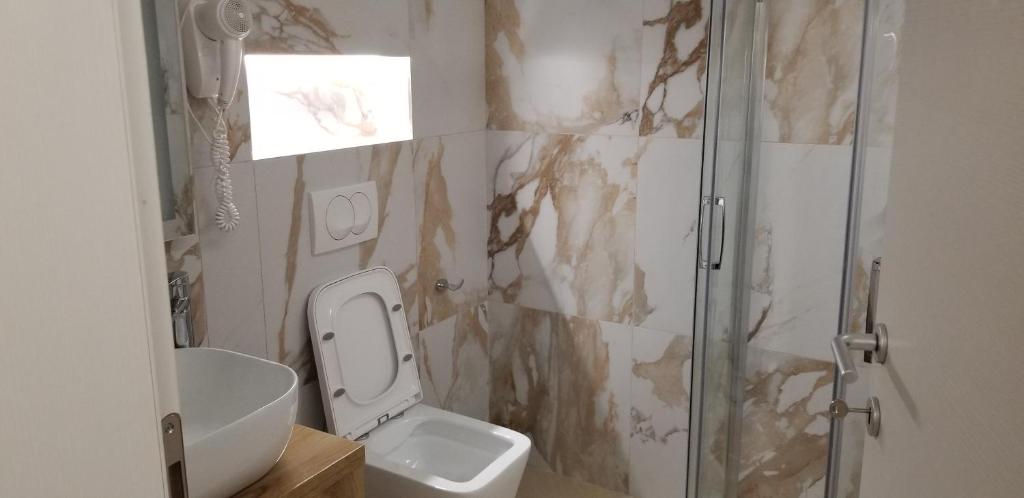 2A New Bazaar Apartment - Image 8