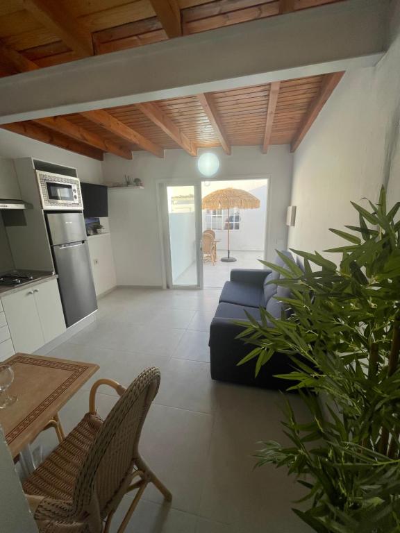 A kitchen or kitchenette at Apartamentos Elena